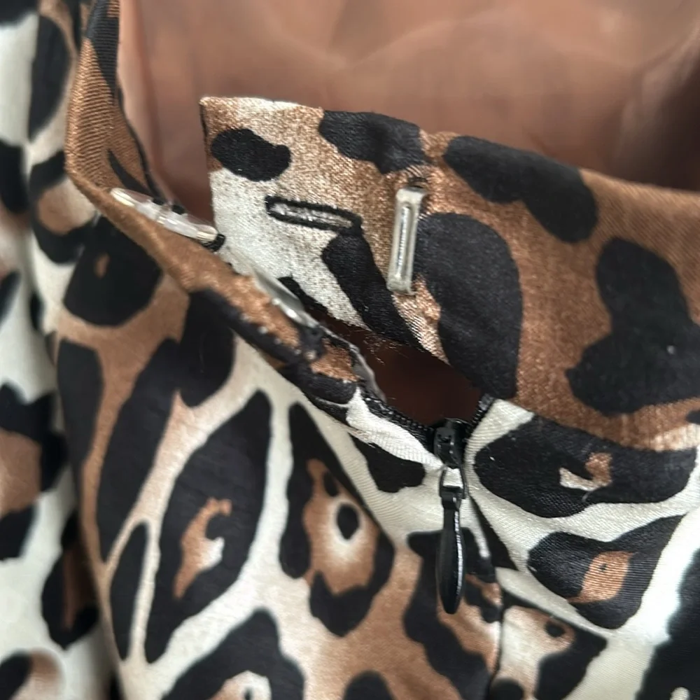 Suit, leopard print - Picture 10 of 10